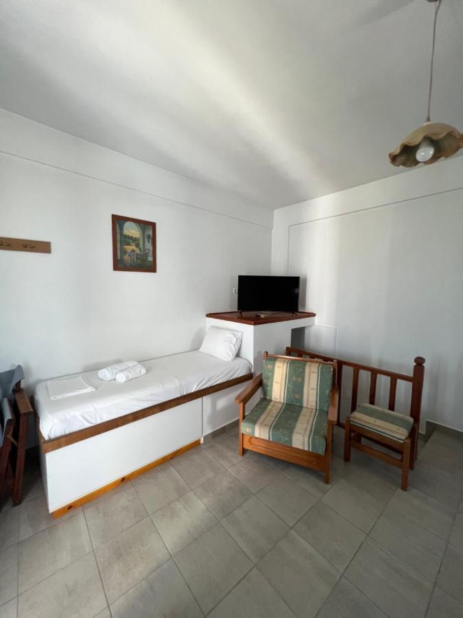 Athina Rooms Karvounades Екстер'єр фото