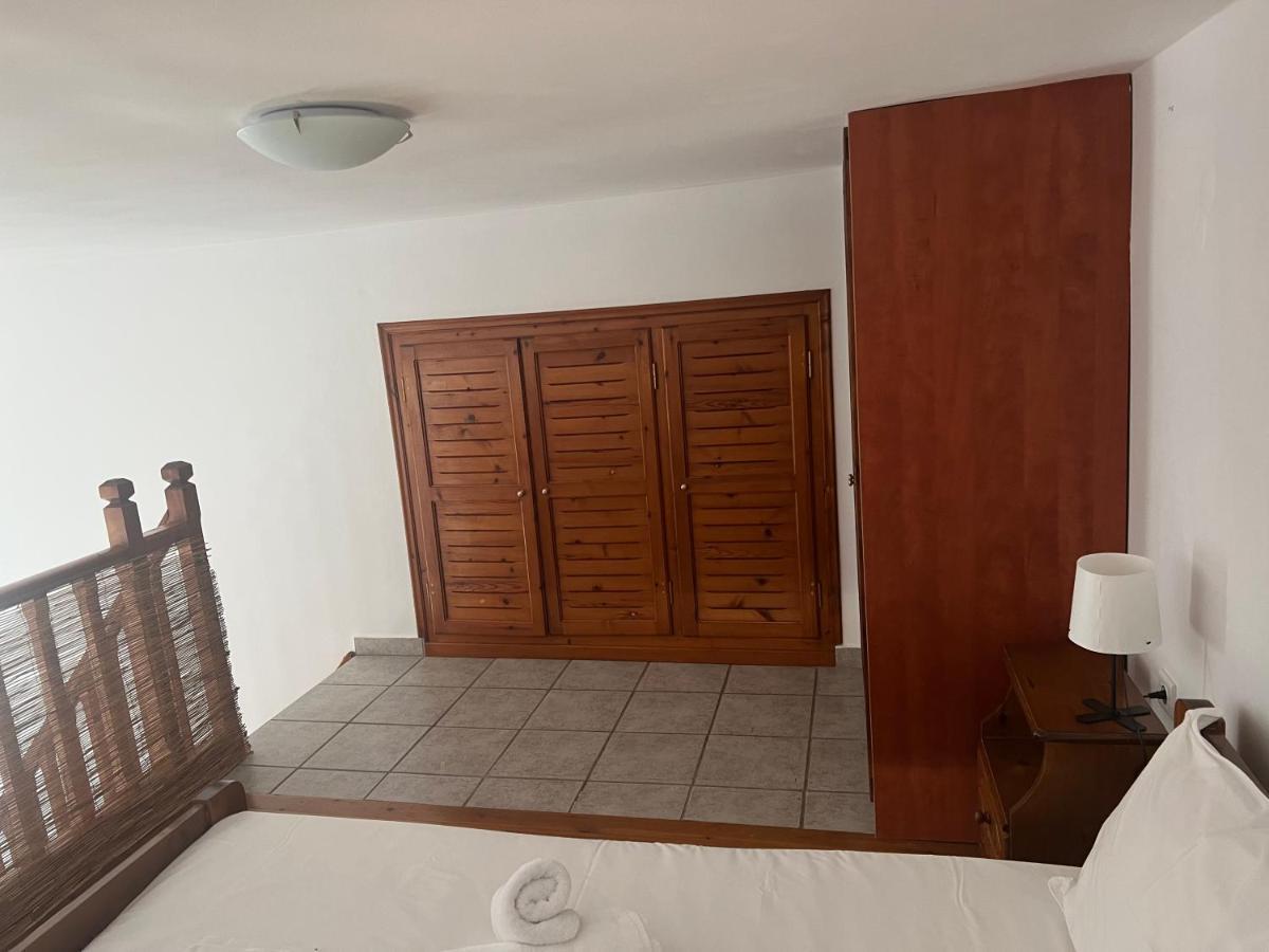 Athina Rooms Karvounades Екстер'єр фото