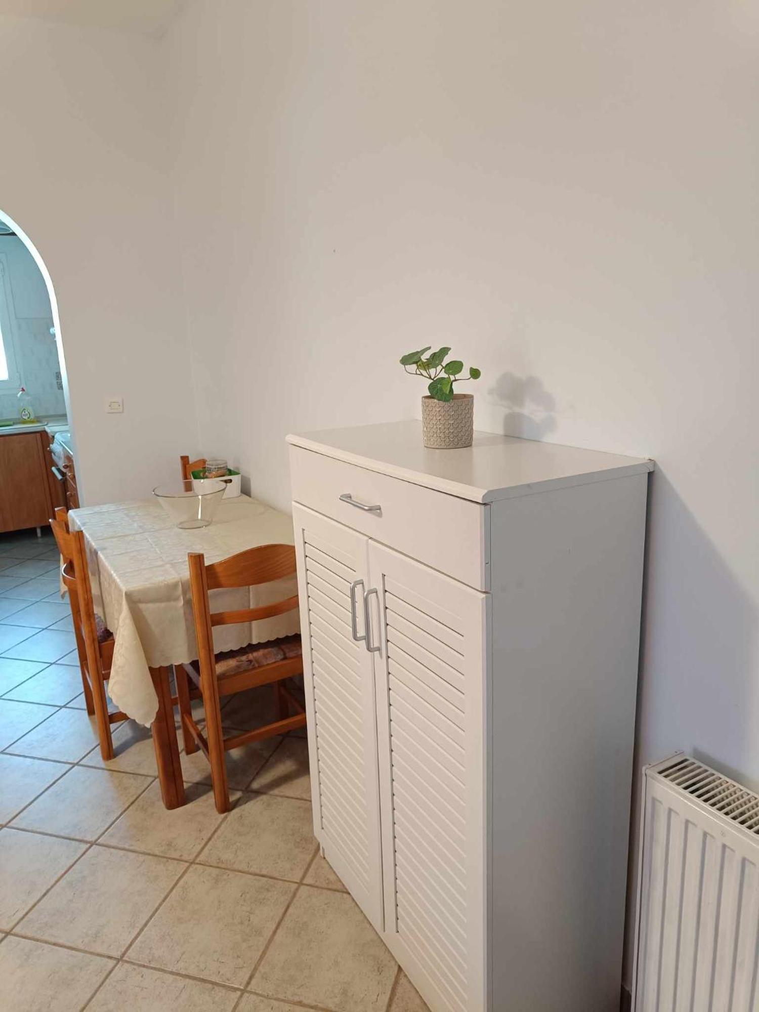 Athina Rooms Karvounades Екстер'єр фото